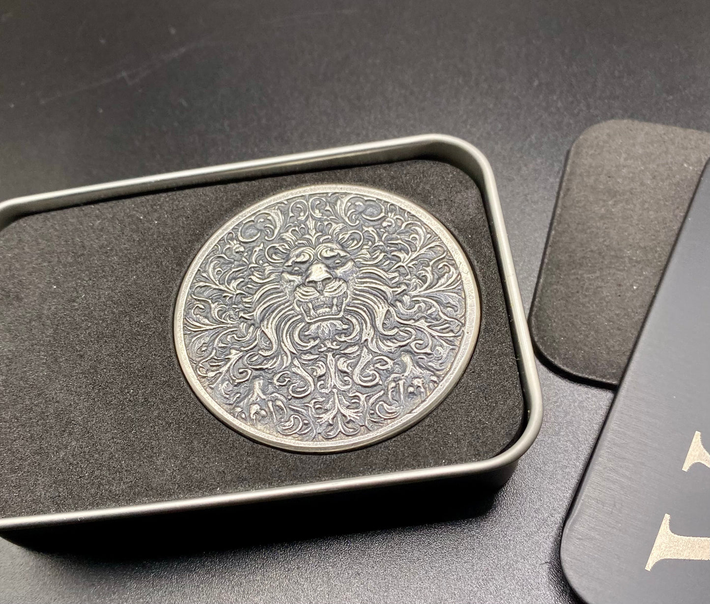 Una and the lion Silver Bullion Round